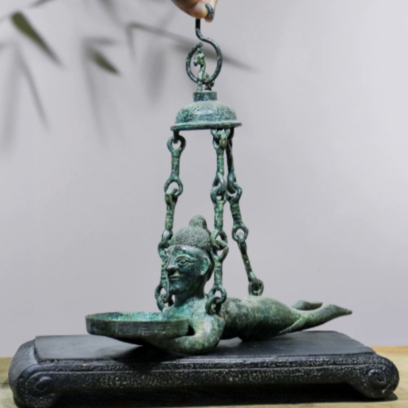 Collectible Vintage Lamps - 빈티지 청동 조각형 펜던트 조명 -