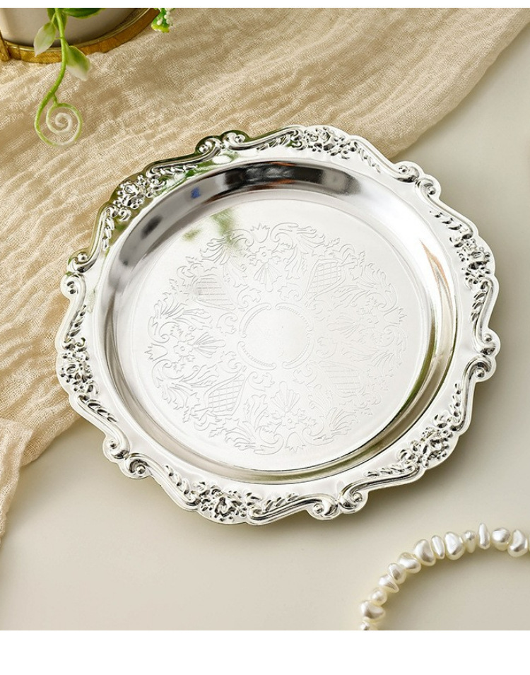 Vintage Collectible Dishes - 빈티지 금속 양각 트레이 고급 서빙